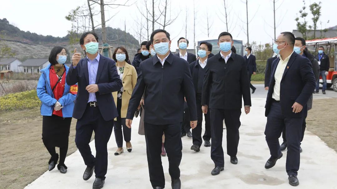 市委常委,宣传部长范庆瑜,副市长闵云,市委秘书长,办公室主任钱仲良